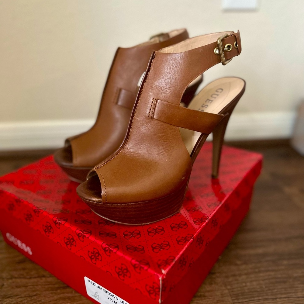 Guess Pump, Brown leather, Size 7.5